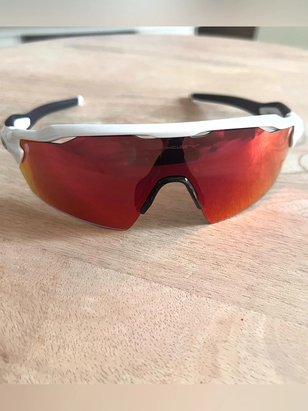 Oakley 009211 radar